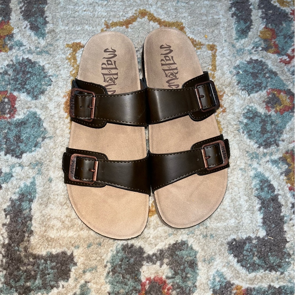 Womens Brand new WOT mad love dark brown sandals with bronze hardware, size 6